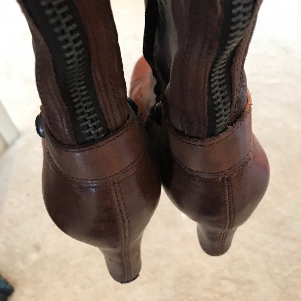 Boots - Picture 3 of 5